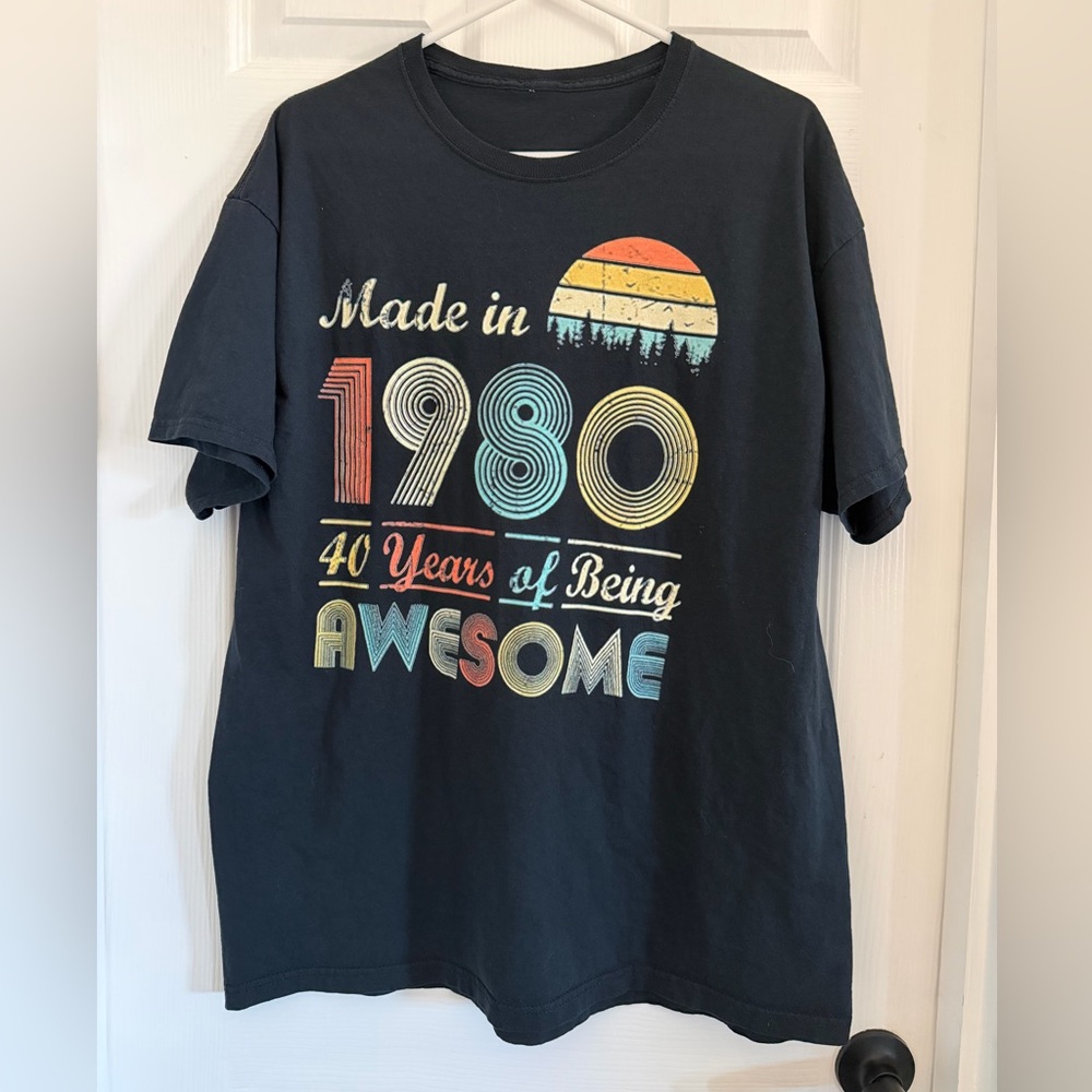 Graphic Tee with Retro Design 1980